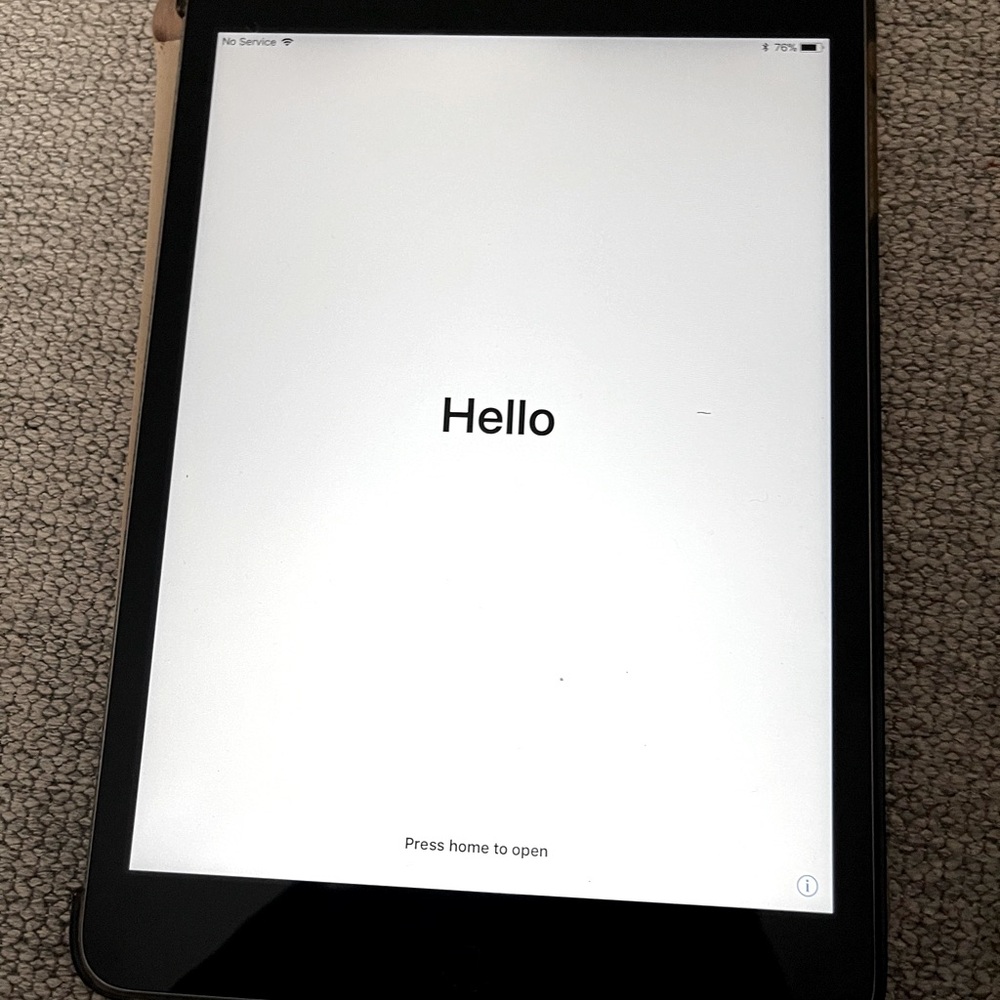 Black iPad mini 2 with 64GB storage, 1024x768 screen and 1GB RAM